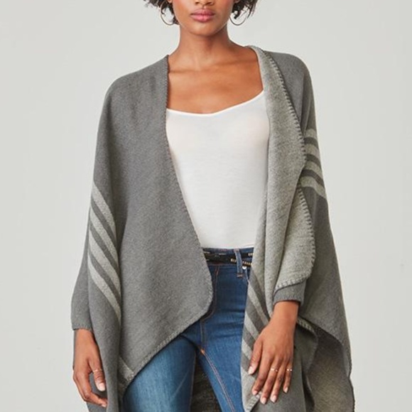 NWT BB Dakota Charcoal Poncho - Picture 3 of 5